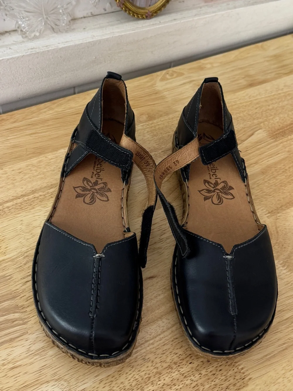 Josef Seibel Black Leather Mary Jane Comfort Flats EU 39 Minimalist Classic